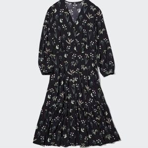 [BWOT] UNIQLO Women’s Printed V-Neck 3/4-Sleeve Navy Floral Flare Dress